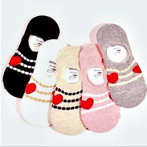 ZENANA - Bundle 4 Pairs!
LOVEY HEART DETAIL INVISIBLE SOCKS
NIP